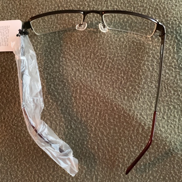 NWT Men’s Khan sleek innovative design glasses. Small scratch on left lens. - Picture 4 of 7